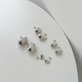 银S925光面空心胖墩墩水滴形耳环简约时尚百搭设计