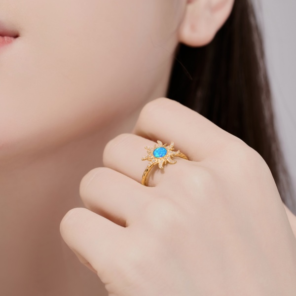 「澳宝 Opal Collection 系列 」银S925蓝色合成澳宝石白色圆锆线圈太阳花设计小众时尚戒指