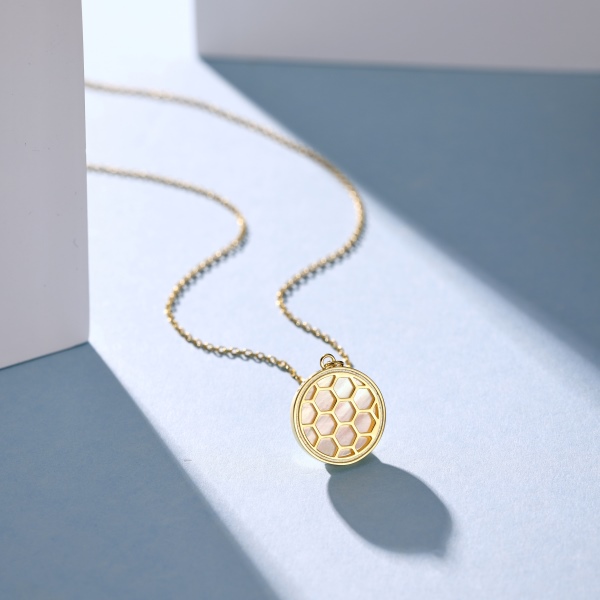 「夏日海洋 Summer Ocean 系列」银S925白贝壳圆牌蜂巢项链