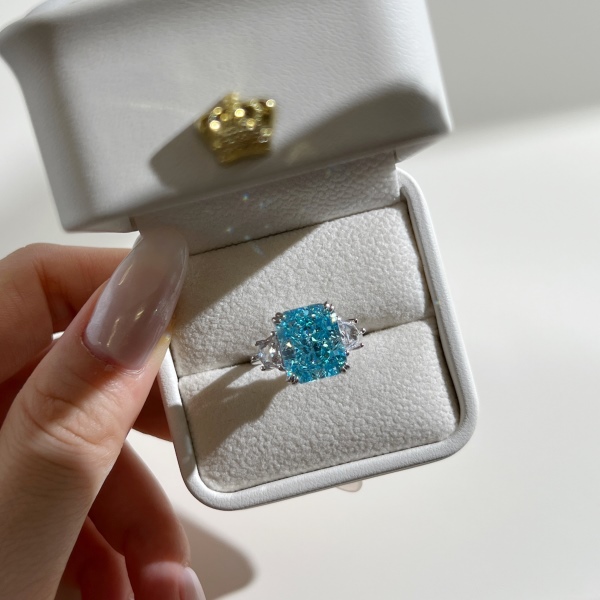 S925纯银白色蓝色长方形锆石冰花切雷迪恩五边形多边形锆石镶嵌简约设计戒指