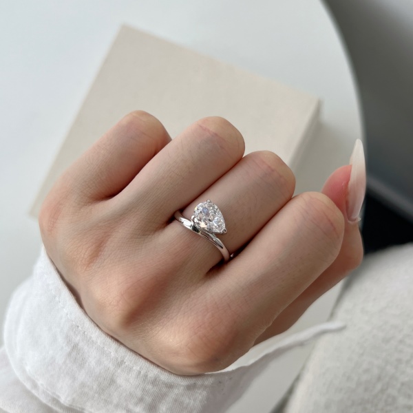 银S925白色梨形水滴8A冰花切单钻不规则流线型超闪小众设计戒指