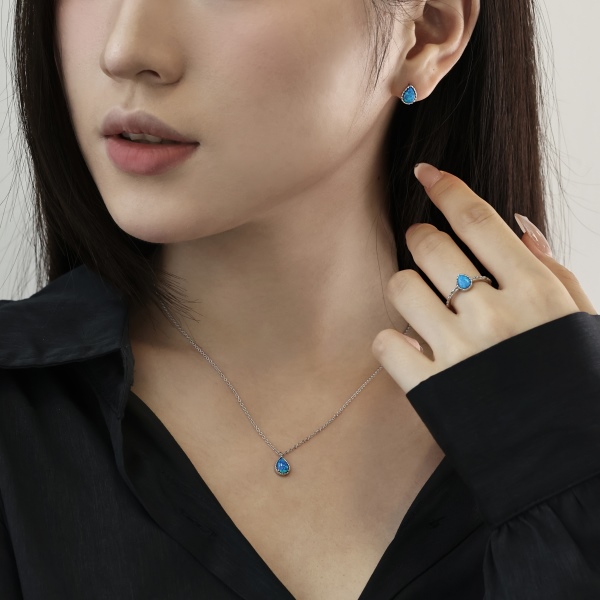 「沁心 Soothing 系列」银S925蓝色梨形水滴澳宝粘贴合成石项链戒指耳钉百搭时尚小众设计套装