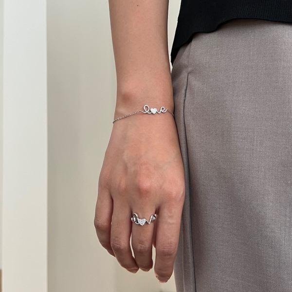 「昙 DreamCloud 系列」银S925白色圆锆满钻镶嵌love英文字母心形爱心吊坠简约时尚小众手链