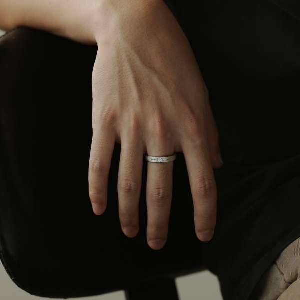 「遇 Meet 系列」银S925白色圆锆镶嵌宽面磨砂设计时尚百搭情侣套戒男款戒指