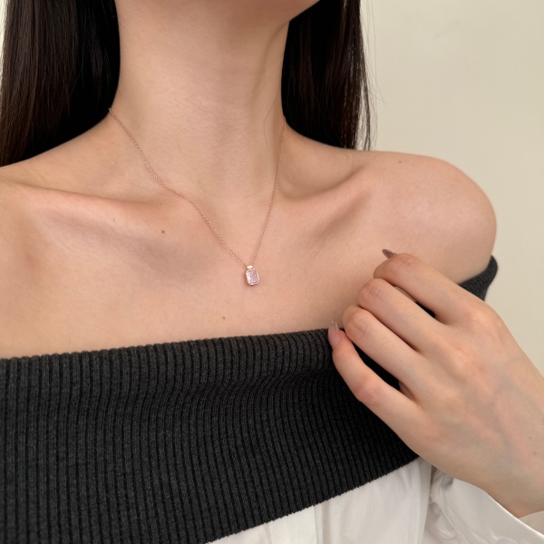 「轻雾 Light Mist 系列」银S925浅粉色长方形单钻包镶吊坠冰花切8A主石简约时尚百搭项链