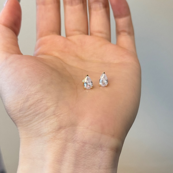 S925银高碳钻梨形切割仿真钻石水滴耳钉女闪耀耳饰女