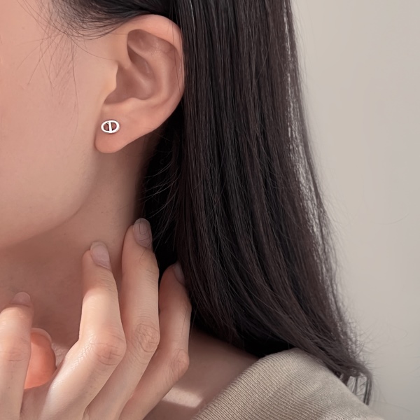 S925纯银简约小众猪鼻子耳钉ins风小巧精致耳塞