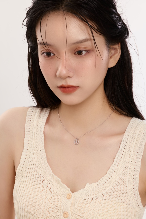 银S925白色圆锆镶嵌满钻字母光面12MM方框吊坠时尚项链