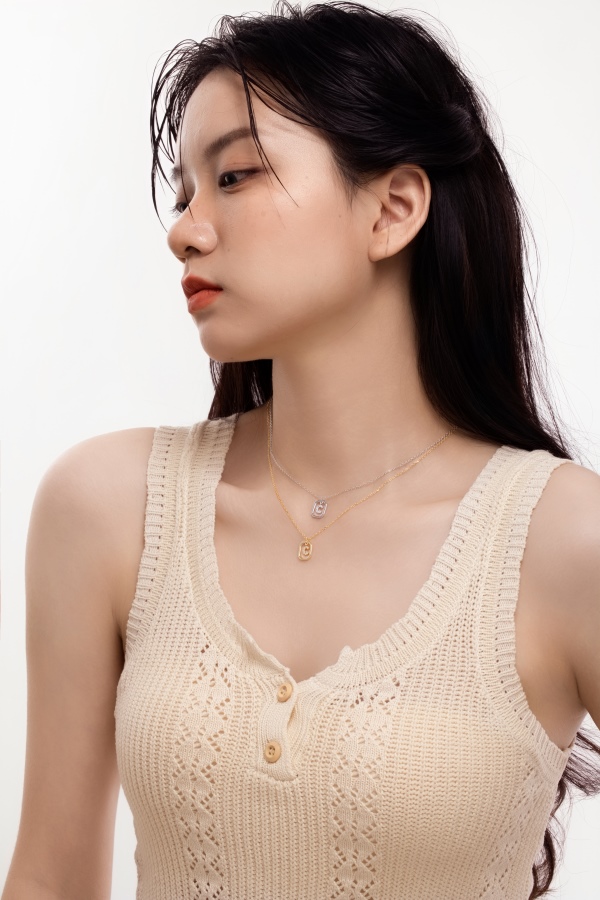 银S925白色圆锆镶嵌满钻字母光面12MM方框吊坠时尚项链