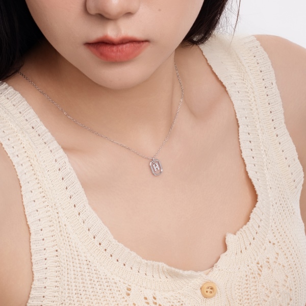 银S925白色圆锆镶嵌满钻字母光面12MM方框吊坠时尚项链