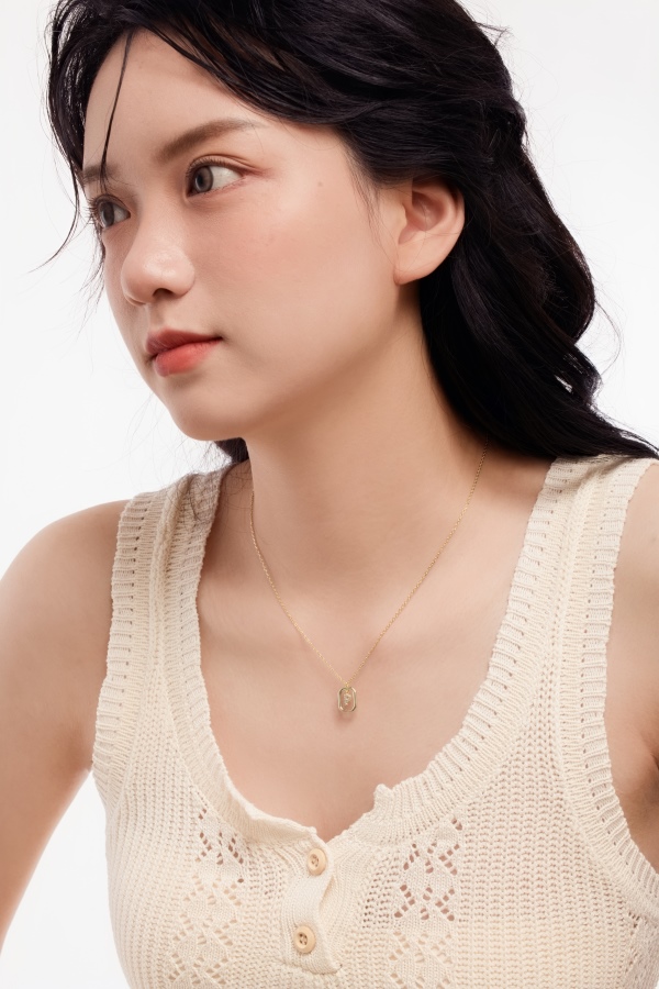 银S925白色圆锆镶嵌满钻字母光面12MM方框吊坠时尚项链