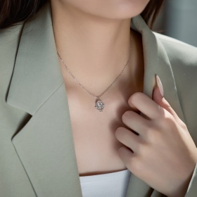 S925纯银锆石镂空简约女孩项链
