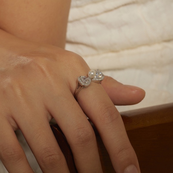 S925纯银珍珠贝珠心形蝴蝶结小众设计精致少女戒指项链耳钉时尚百搭优雅气质戒指DY180040