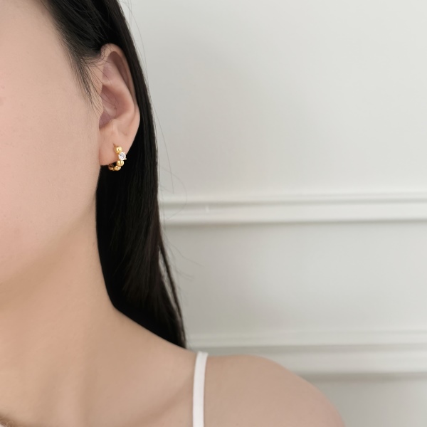 S925纯银米粒豆豆光面泡泡日常通勤耳环