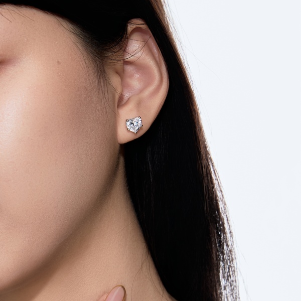 银S925白色爱心单钻精致小巧时尚参数化耳钉