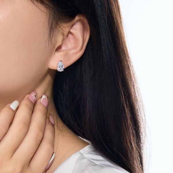 银S925白色水滴梨形单钻精致小巧时尚参数化耳钉