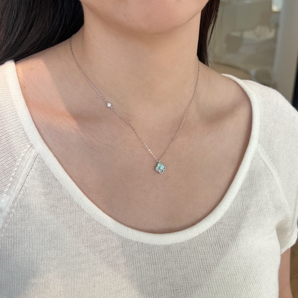 S925纯银四叶草白贝母带珠光版项链女小众轻奢锁骨链ins风白色玛瑙锆石