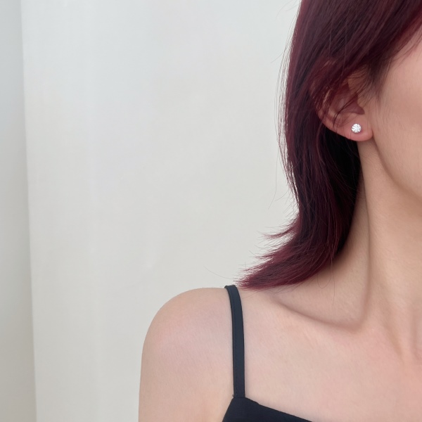 银S925白色圆形单钻精致小巧时尚参数化耳钉