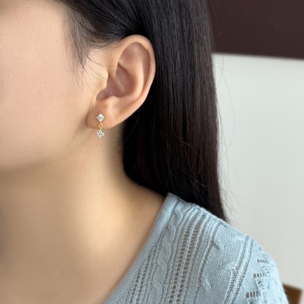 银S925白色圆锆镶嵌四叶草吊坠精致简约时尚耳钉