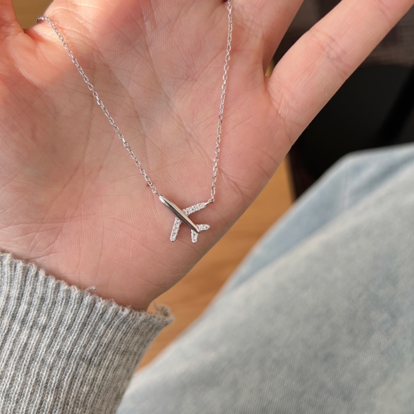 「莫桑钻 Moissanite 系列」「漫游 Roaming 系列」银S92白色圆锆镶嵌小众时尚精致飞机项链