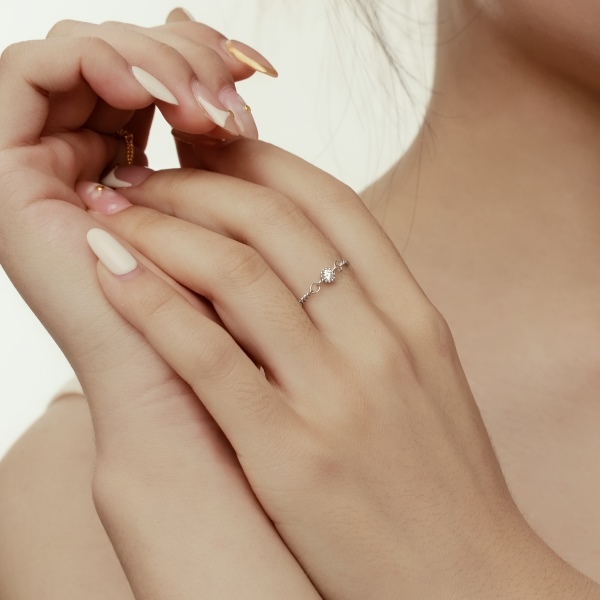 银S925白色圆锆单钻设计侧身链设计小众时尚简约链条戒指可伸缩调节