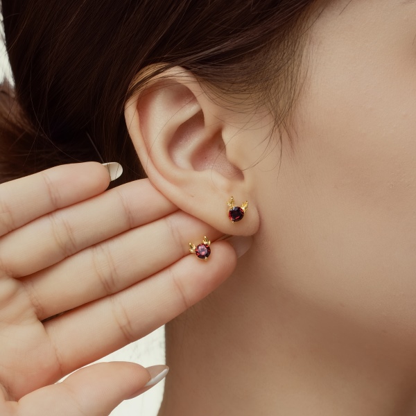 「星愿 Wishing Star 系列」银s925圣诞氛围精致百搭麋鹿石榴红圆锆耳钉