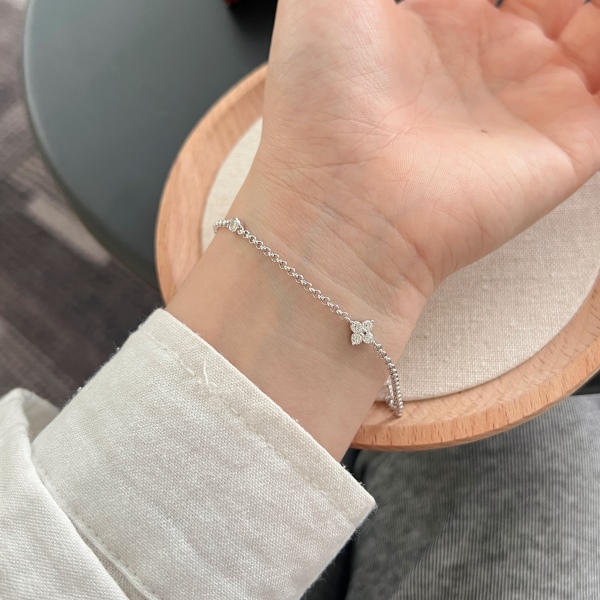 「莫桑钻 Moissanite 系列」S925纯银小众设计高碳钻四叶草轻奢手链