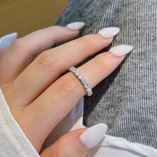 「莫桑钻 Moissanite 系列」跨境爆款S925纯银排钻满钻跨境时尚百搭婚戒