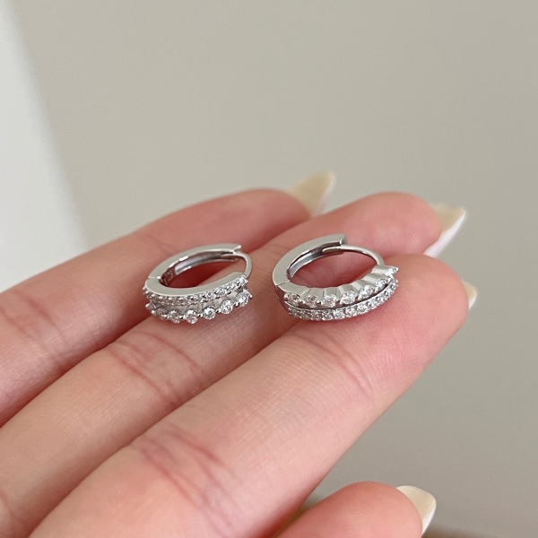 「莫桑钻 Moissanite 系列」「寻星 Star-hunting 系列」银S925白色圆锆镶嵌双层设计小众精致时尚耳环