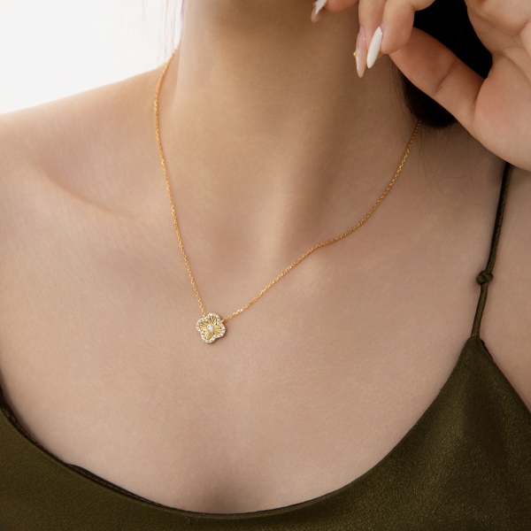 银S925白色圆锆镶嵌四叶草镭射车花波光粼粼设计项链套装