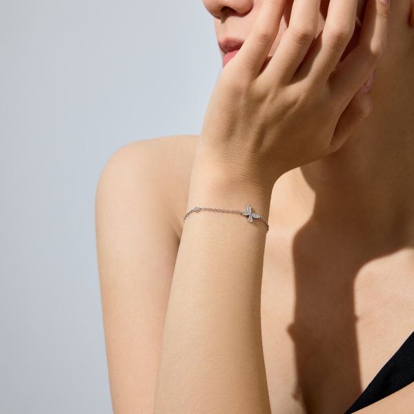 银S925白色圆锆镶嵌蝴蝶造型设计精致时尚简约手链