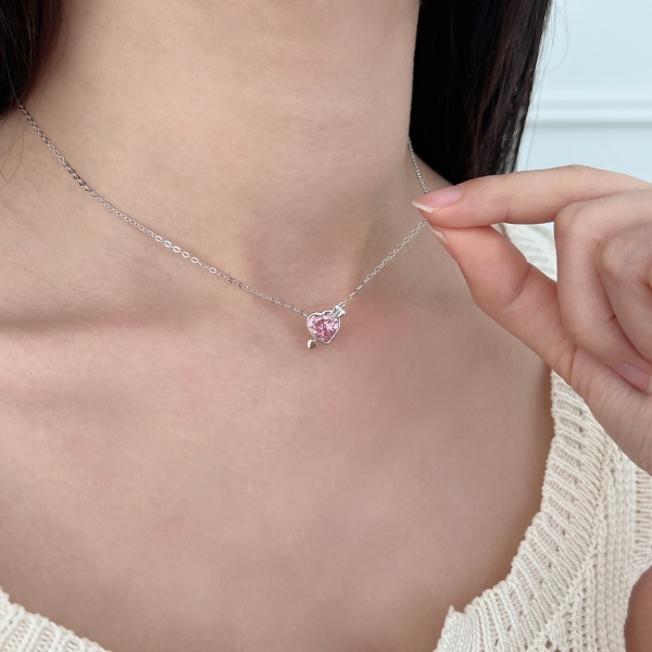 S925纯银剑心爱心锆石轻奢项链