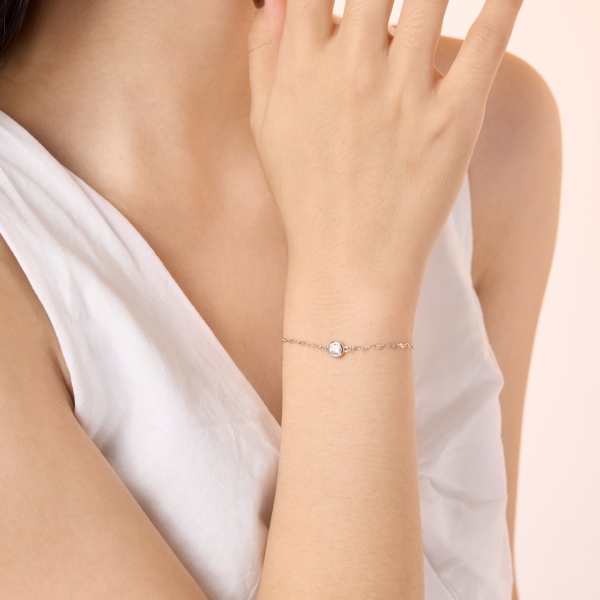 银S925白色圆锆单钻镶嵌嘴唇链设计精致时尚手链