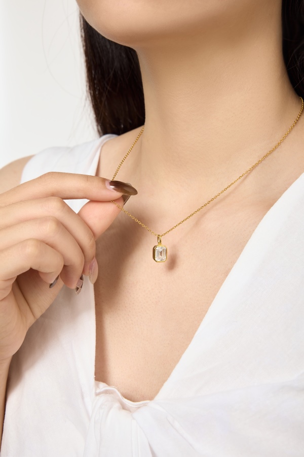 银S925白色长方形锆石包镶设计小众时尚项链