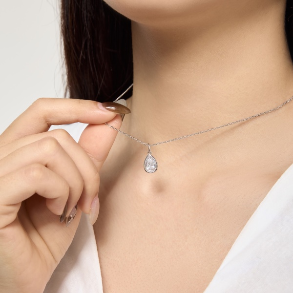 银S925白色水滴锆石包镶设计小众时尚项链