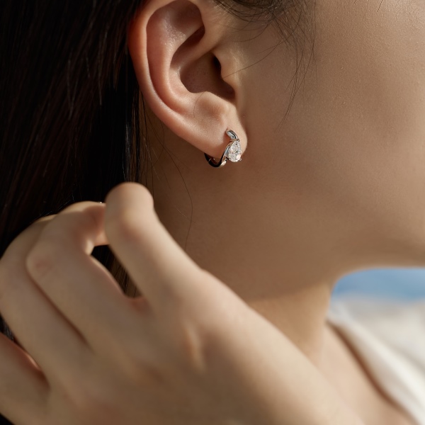 「莫桑钻 Moissanite 系列」银S925白色梨形水滴莫桑钻线条耳圈精致日常耳环