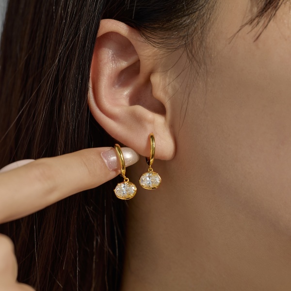 「莫桑钻 Moissanite 系列」银S925白色旦形莫桑钻经典八爪闪耀小星球小众时尚设计套装耳环