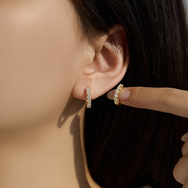 银S925白色圆形正反面镶嵌小众时尚设计耳环耳圈