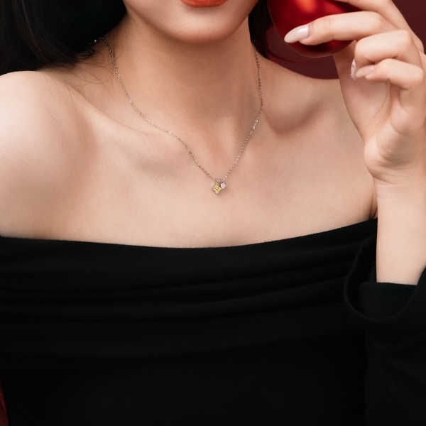 银S925黄色四叶草白色不规则圆锆吊坠精致时尚小众项链