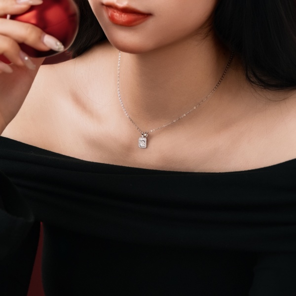 银S925白色圆锆镶嵌乐方牌不规则圆锆吊坠小众时尚项链