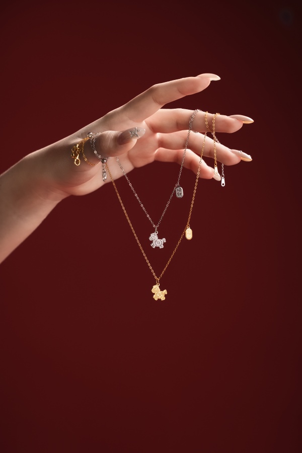 银S925小马招财吊坠马年铜钱小众设计项链