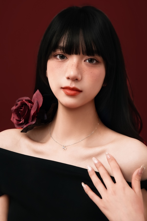 银S925白色圆锆哑光喷砂字母不规则吊坠简约时尚精致项链