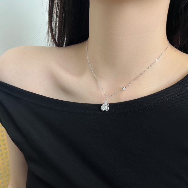 银S925白色旦形镶嵌葫芦圆锆吊坠小众时尚精致项链