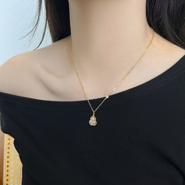 银S925白色旦形镶嵌葫芦圆锆吊坠小众时尚精致项链