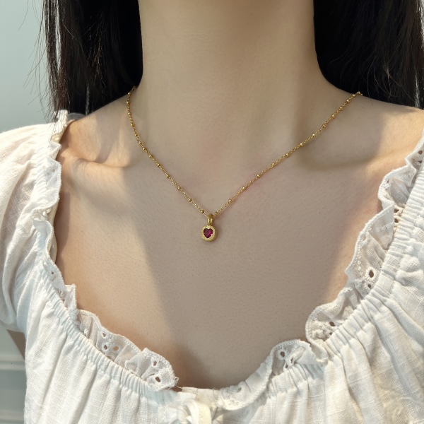银S925玫红色心形吊坠闪砂设计圆珠十字链时尚小众项链