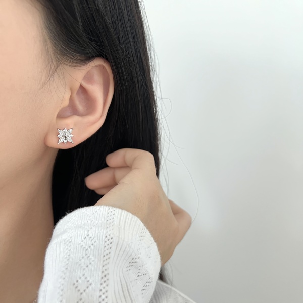 银S925雪花马眼满钻爆闪耳钉轻奢高级感气质百搭耳饰