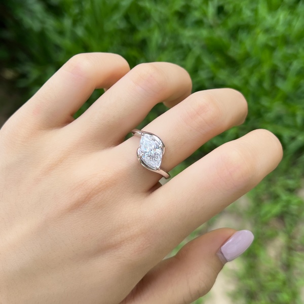 银S925白色马眼单钻锆石镶嵌线条时尚大气小众戒指