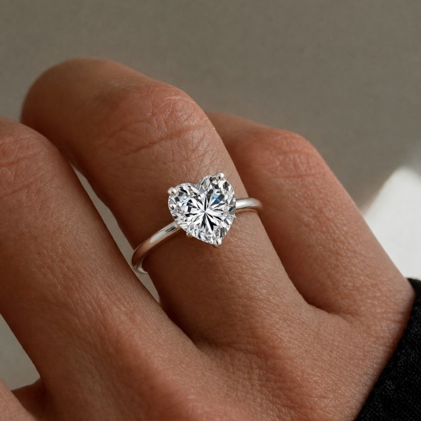 「莫桑钻 Moissanite 系列」S925纯银经典爱心主石婚戒4克拉仿钻高品质5A锆石