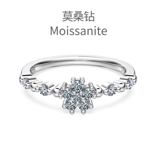 「莫桑钻 Moissanite 系列」银S925白色圆形莫桑钻花朵造型小巧精致设计戒指