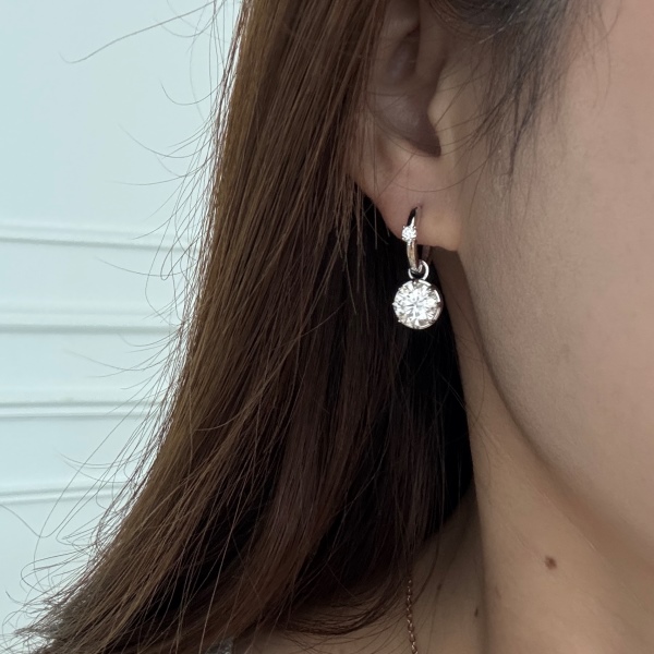 「莫桑钻 Moissanite 系列」银S925白色圆形莫桑钻镶嵌可拆卸吊坠设计小众时尚圆圈耳环